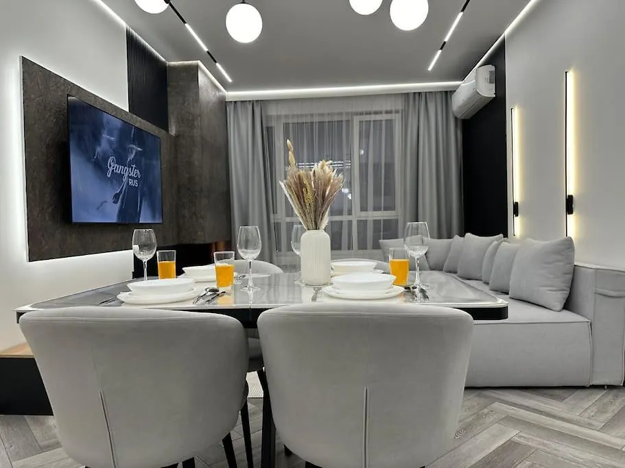 Apartment Шикарная 3 Комнатная Квартира Almaty