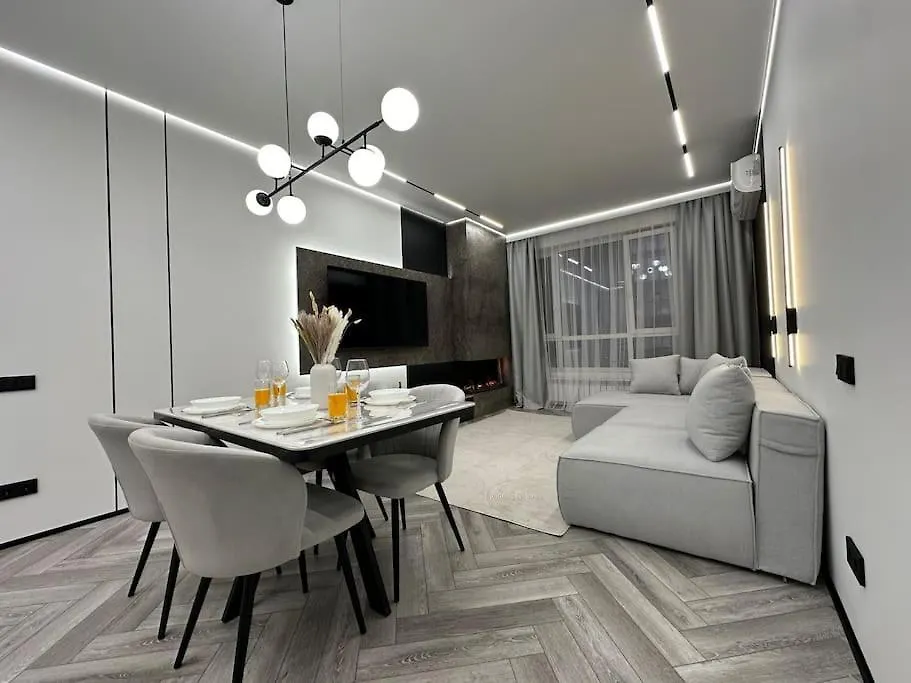 Apartment Шикарная 3 Комнатная Квартира Almaty